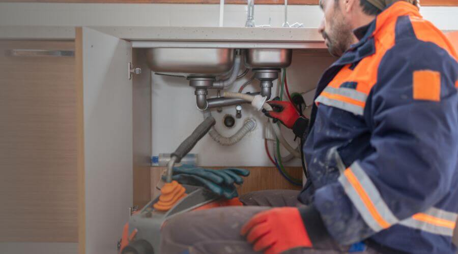 Professional tankless water heater installation services in Grosse Ile, MI
